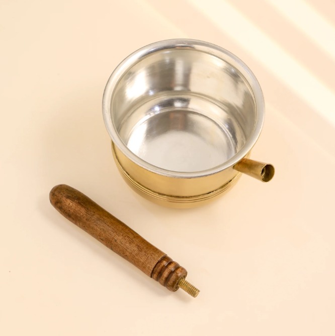 Brass Tea Pan with Wooden Handle – Designed for Smooth, Stylish Brewing