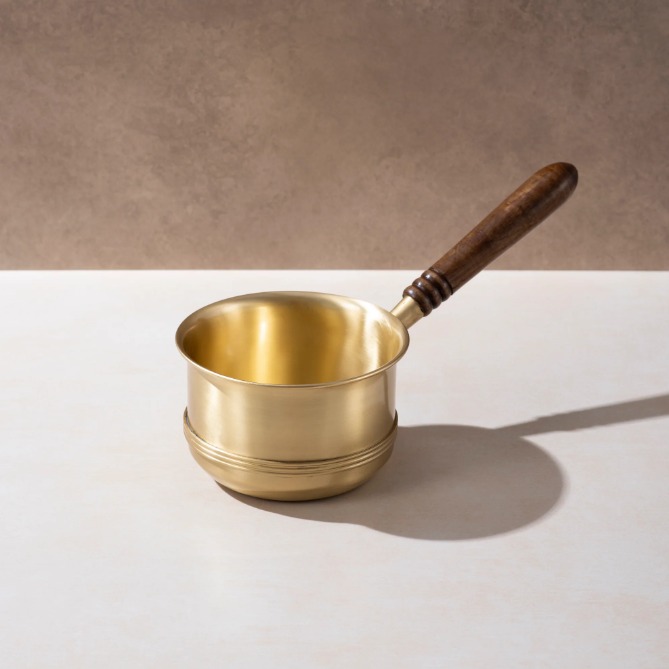 Brass Tea Pan with Wooden Handle – Designed for Smooth, Stylish Brewing