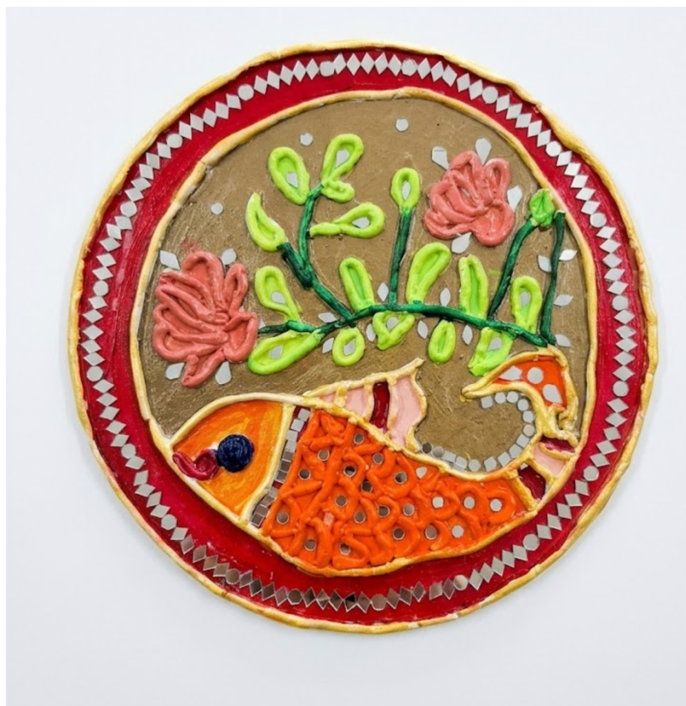 Circular Lipan Art – Fish & Floral Mirror Work Wall Decor
